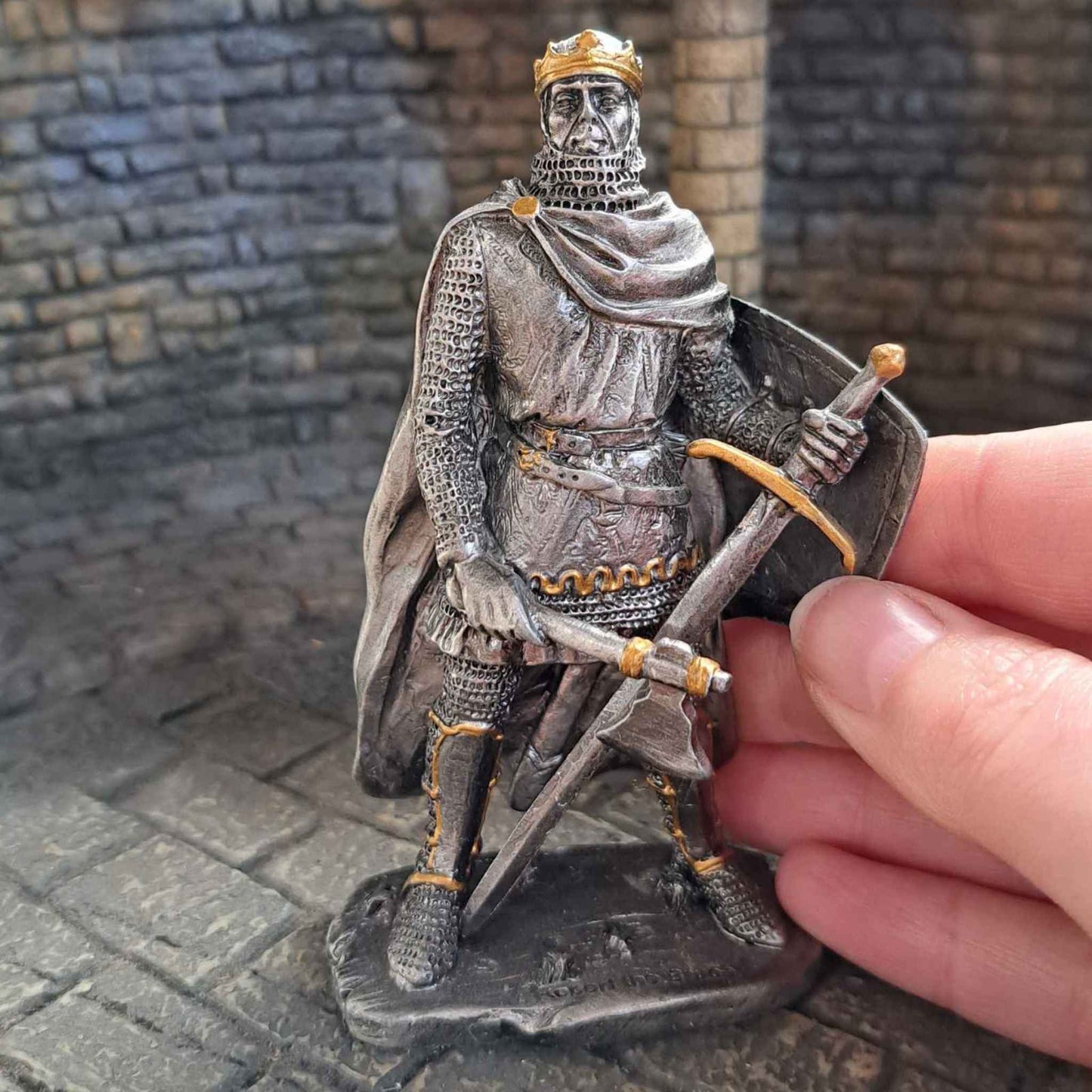 Solid Metal Knight Statuette - Robert the Bruce